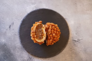 【終了しました】『ホリエモン』 プロデュース エンタメパン屋さん「小麦の奴隷」カレーパングランプリ金賞受賞６／１６（日）来店